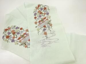 未使用品　縮緬地花鳥模様刺繍半衿